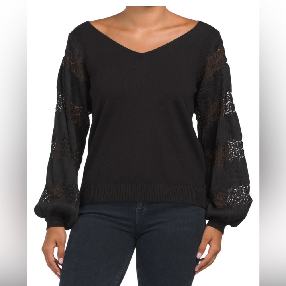 SIONI
Mix Media Sleeves V-Neck Pullover Sweater